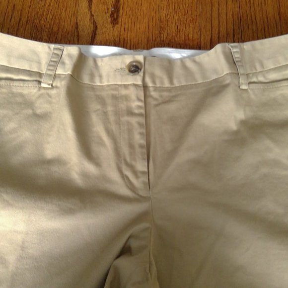 Land's End Plus Size 16 Khaki Pocketed Shorts Belt Loops - Picture 11 of 11